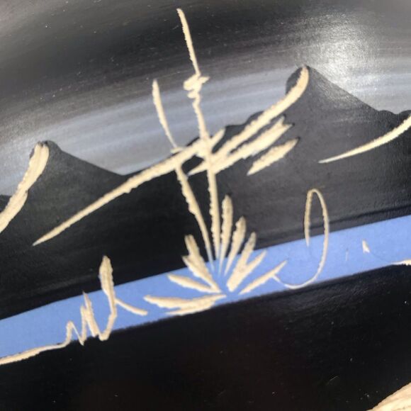 Native American Handcrafted Artist Signed Etched Painted Night Nature Pot 2018 - Picture 10 of 16